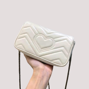 【新品】2025mini马蒙包 时尚真皮小方包 黑金绗缝爱心链条斜挎包