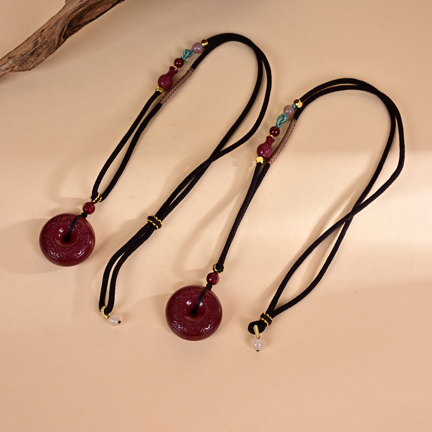 含辰砂工艺品朱砂吊坠-多样性发一件-29×12mm-V0632-E（商城）