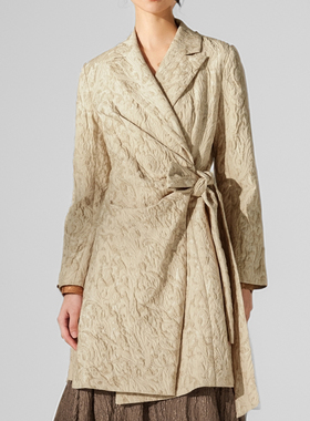 素芭肌理感提花围裹系带风衣女秋季新中式时尚百搭气质外套SJ0692