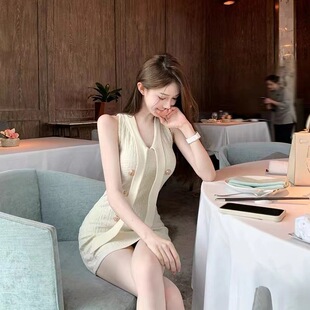 Chill巧儿 白金奢感 小香名媛重工提花飘带包臀裙子