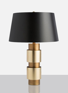 后现代简约铁艺客厅书房时尚艺术台灯美式样板房北欧卧室装饰灯具