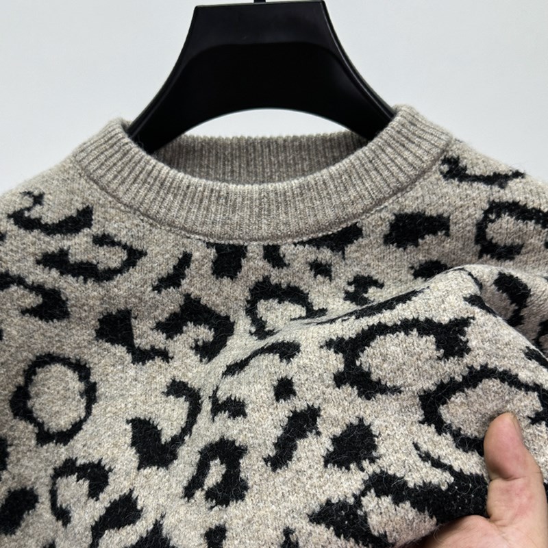 安可拉红撞色毛衣男宽松青年潮流豹纹提H花圆领针织衫套头打底线