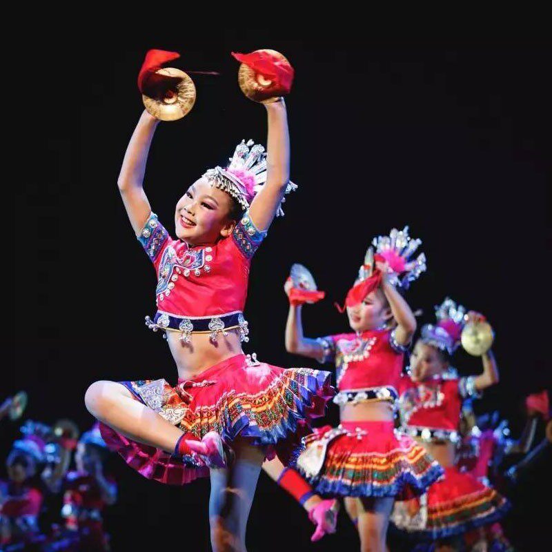 少数民族服装儿童苗族彝族小荷风采国庆舞蹈表演铛V拍起拍铛演出