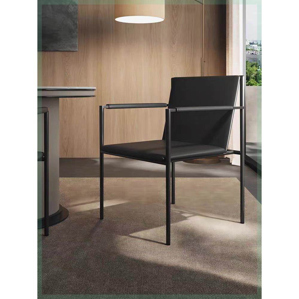 意式极简家用单人餐椅高级创意扶手椅简约靠背椅办公室高档洽谈椅