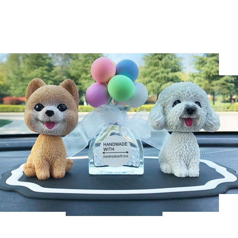 汽车摆件车内饰品摇头可爱狗博美巴哥柴犬泰迪Q车载中控台装饰品