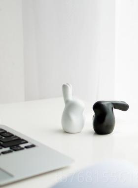 正品陶饰瓷爱可黑白兔子创意家居动物摆设桌面装摆件兔年新礼年物