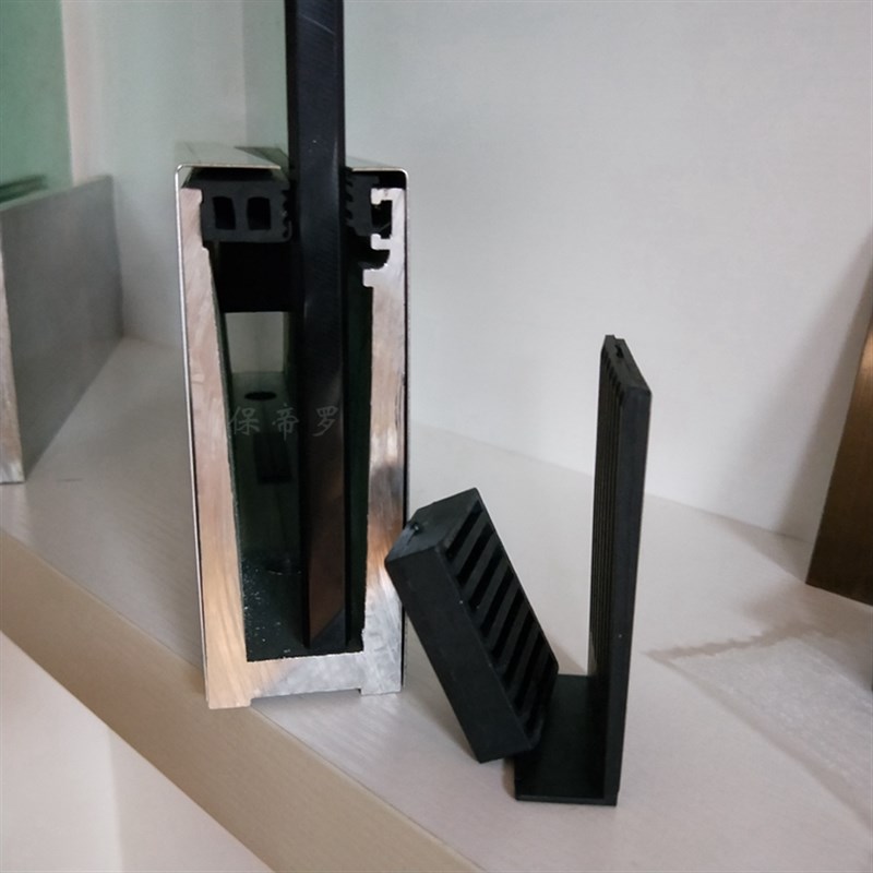 普通款阳台无框玻璃预埋卡槽 楼梯扶手固定夹 u型铝合金 底槽