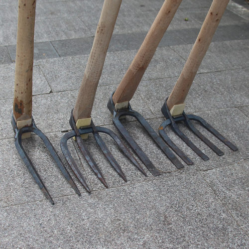 锻打农用锄头 老式尖齿耙 四齿耙 二齿耙 松土锄 开山锄 扁齿锄头