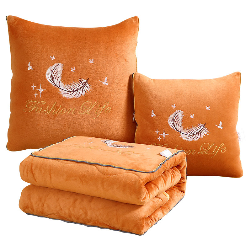 抱枕被子两用冬季加厚多功能珊瑚绒毯子折叠被汽车载靠枕头二合一