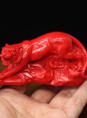 红色朱砂寅午戌三合贵人摆件12生肖虎马狗三合工艺品办公室装饰品