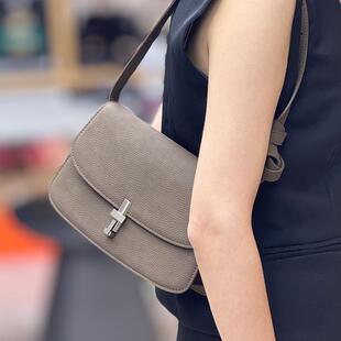 韩版轻奢原创设计磨砂牛皮T字锁扣时尚单肩斜挎复古百搭通勤