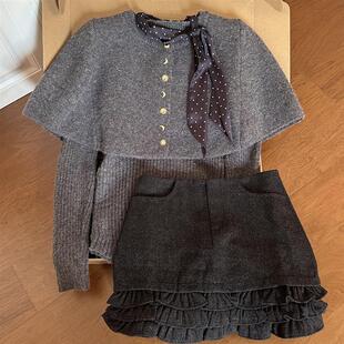 正品高货2026超火冬装一整套韩系chic套装女灰色斗篷毛衣短裙巨好