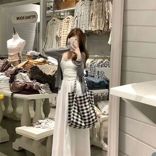 小个子穿搭白色吊带连衣裙女早春季2024新款海边度假沙滩长裙套装