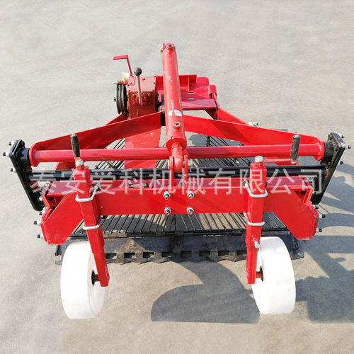 震动抖土花生大蒜收获四轮车带动前置挖蒜机不伤果不压蒜落果率低