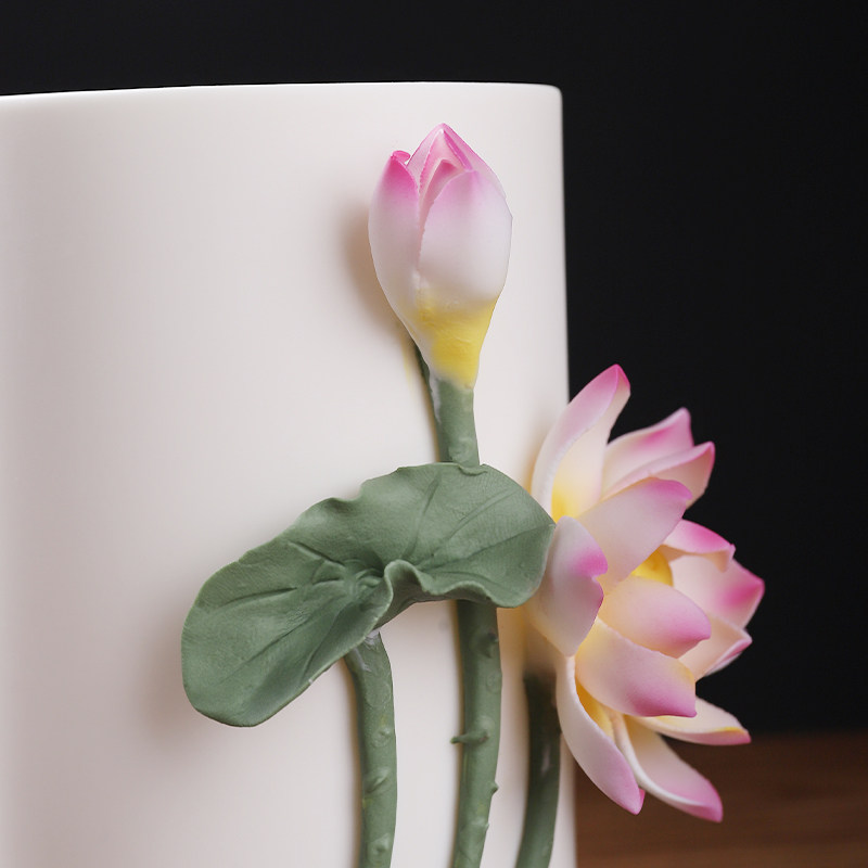 陶瓷莲花笔筒中国风摆件办公室桌面收纳L毕业教师节送礼老师礼物