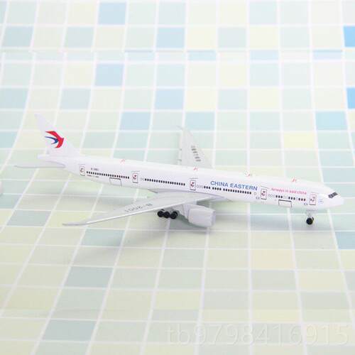 正品固体合金飞机0模型波音B777-落30Er中国方航空东公司B-2001带