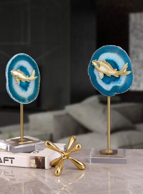 轻奢创意蓝色玛瑙片锦鲤透明水晶摆件北欧客厅玄关电视柜软装饰品