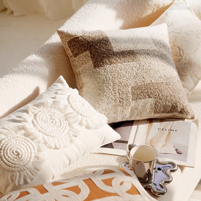 奶油色高a级复古风简约抱枕套沙发软装棕色床上腰靠枕靠垫含芯飘