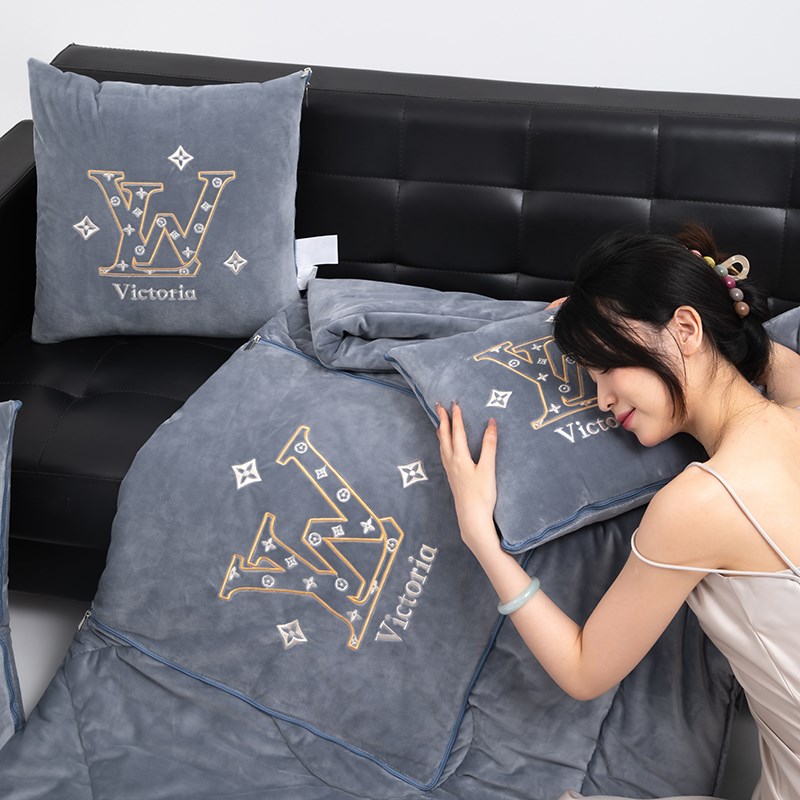 a类高档加e厚婴儿绒抱枕被子两用汽车靠垫枕头沙发办公室午休毛毯