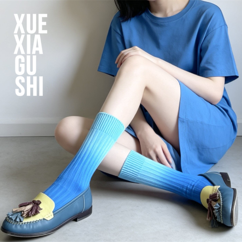 【渐变蓝色ins中筒袜】