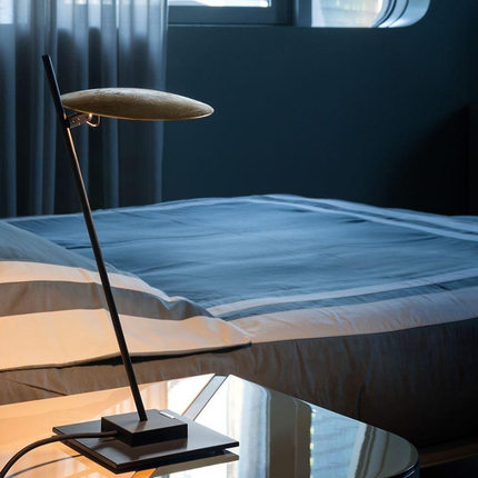 现代简约艺术led书房台灯北欧后现代简约创意卧室床头客厅台灯