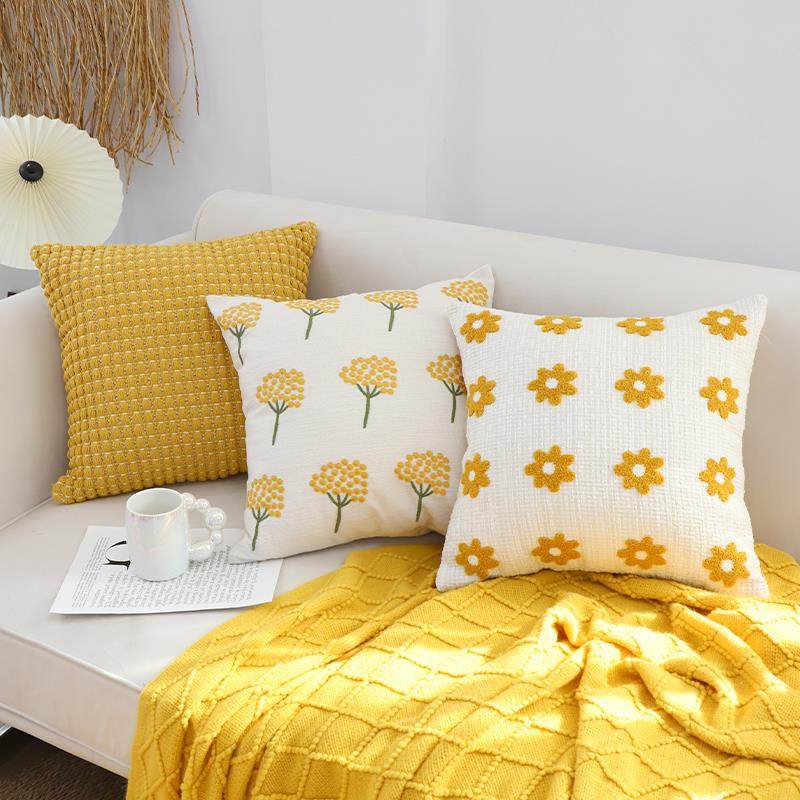 春田小花抱枕ins风卧室方枕床上用靠枕客厅午睡沙发抱枕套不带芯