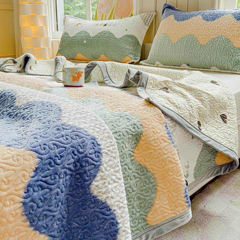 冬季牛奶珊瑚绒床盖单件2024新款榻榻米床垫加厚加绒夹棉床单防滑