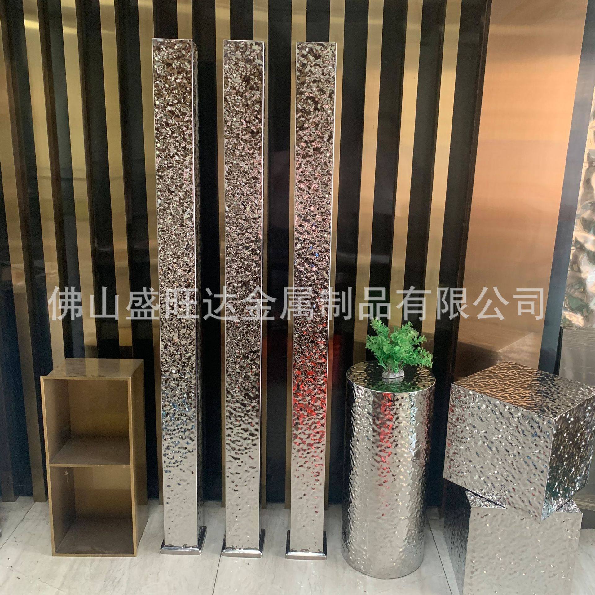 网红服装店展示台水波纹落地式中岛架不锈钢流水地台高低陈列架,模玩/动漫/周边/娃圈三坑/桌游,文化/体育周边,淘宝优惠券,粉丝福利购,淘宝优惠卷