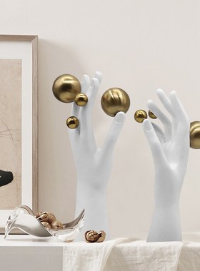 轻奢创意酒店样板间客厅玄关展厅酒柜简约艺术双手装饰品软装摆件