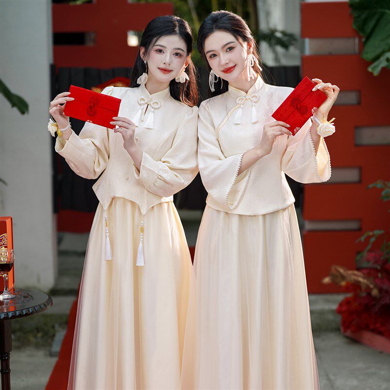 2024新款复古中式高级感女款伴娘礼服香槟色小个子旗袍可穿表演裙