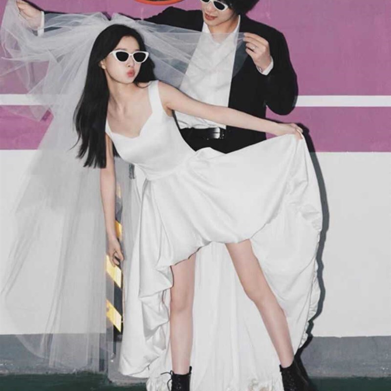 法式轻婚纱白色气质缎面吊带订婚礼服连衣裙小个子新娘结婚出门纱