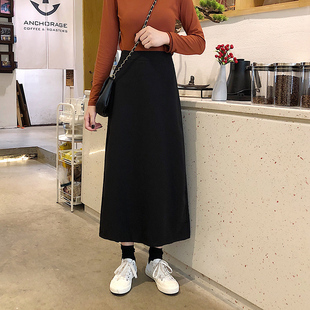 大码遮胯裙子显瘦半身裙过膝a字垂感秋冬季胖mm黑色开叉中长款裙