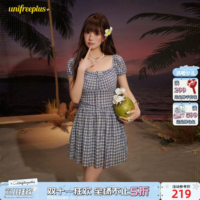 UNIFREEPLUS大码女装纯欲风短袖连衣裙夏季气质减龄方领格纹短裙