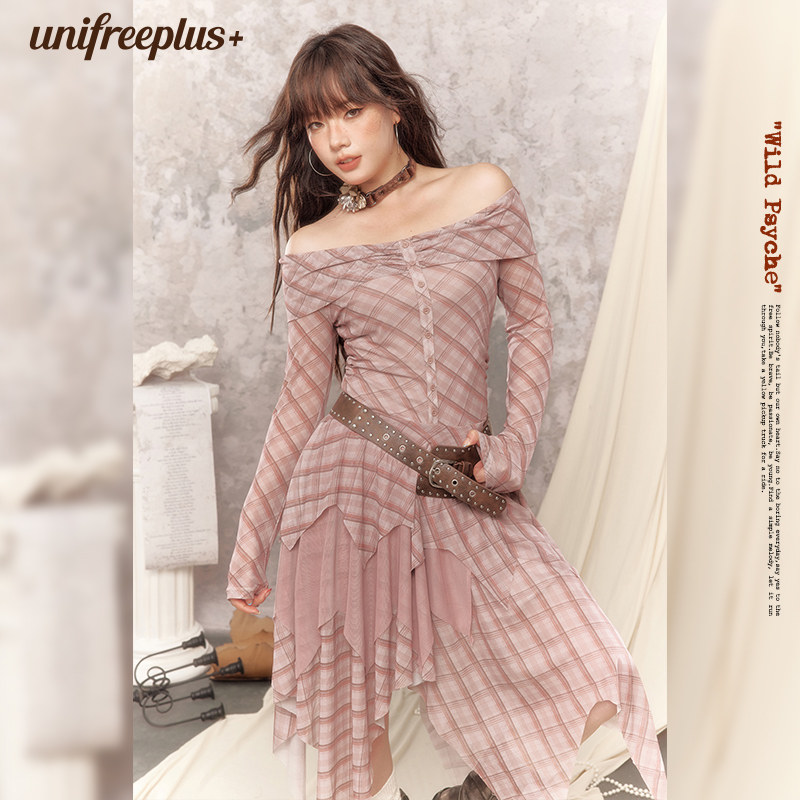 【25年秋】UNIFREEPLUS大码格纹长袖连衣裙一字肩收腰不规则长裙