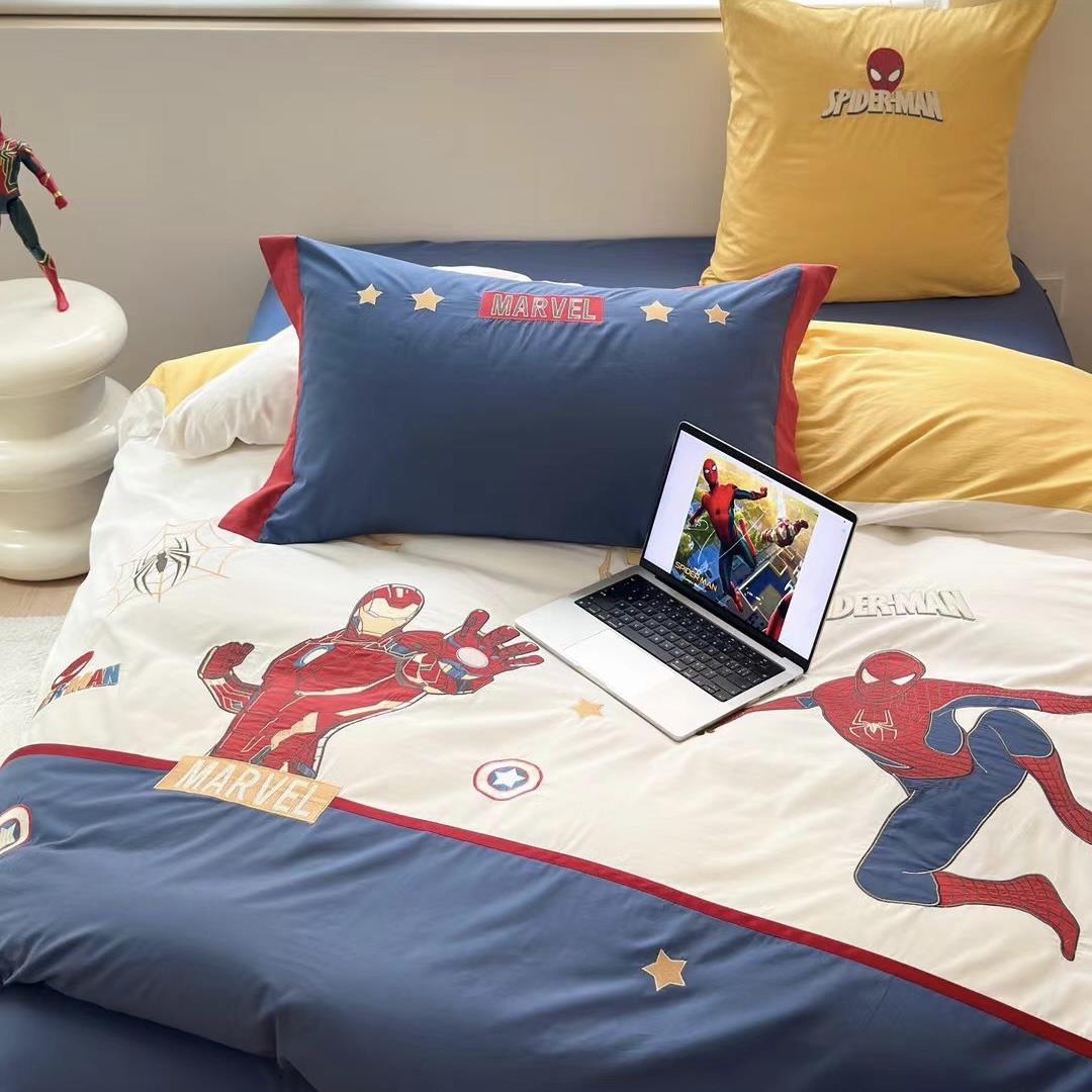 送抱枕 蜘蛛侠钢铁侠水洗棉刺绣四件套全棉男生宿舍床单被套床笠