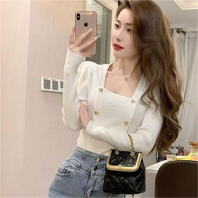 秋冬甜美毛衣女设计感修身短款别致纽扣方领针织打底衫白色上衣女