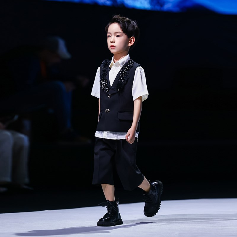 儿童西装马甲套装2025新款男童走秀潮服高端P主持人服装舞台表演
