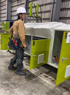 万威供应高产能双阶式单螺杆塑料再生及混色造粒投备子母抽粒机