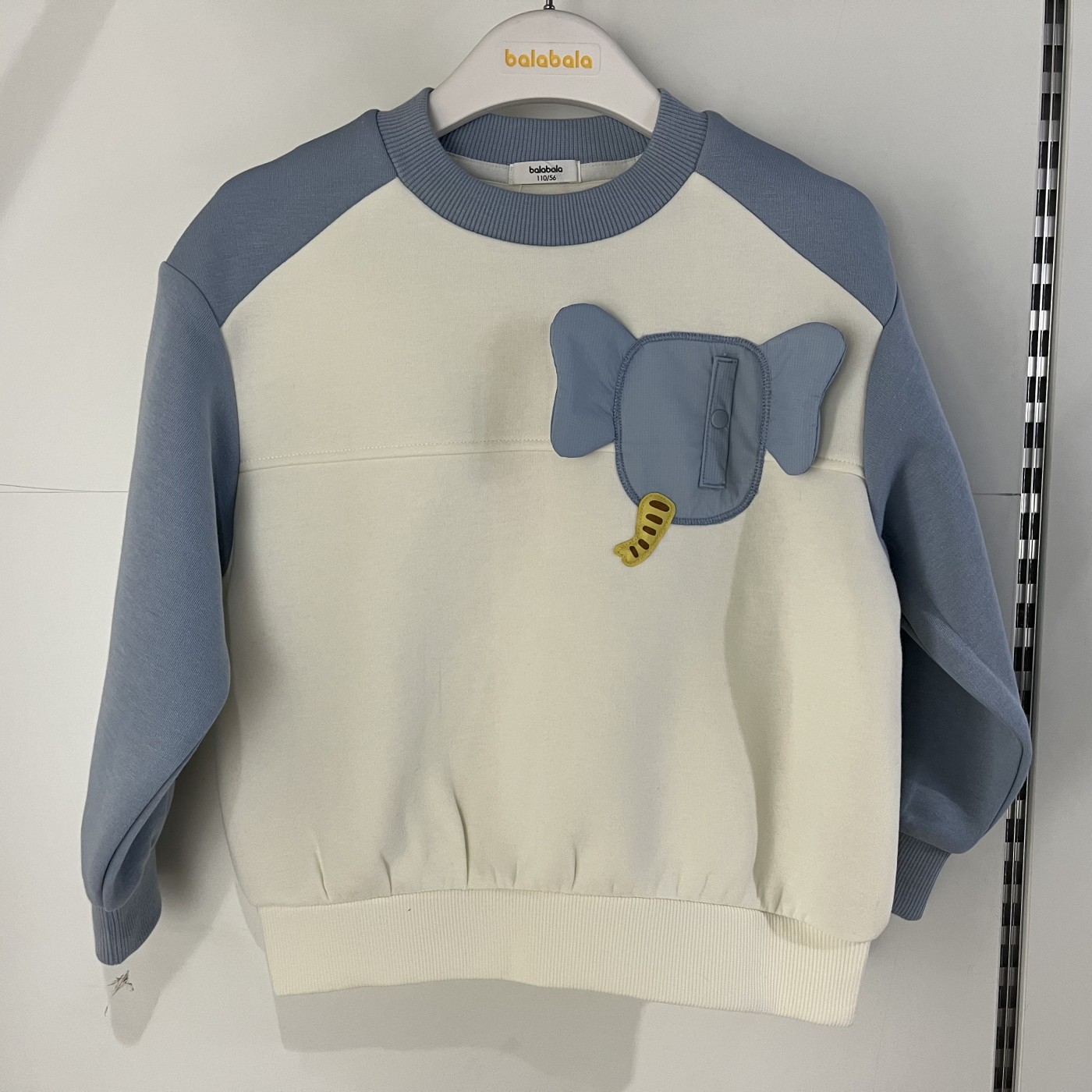 巴拉巴拉男童圆领拼色休闲百搭T恤卫衣2025冬装新款201425121112