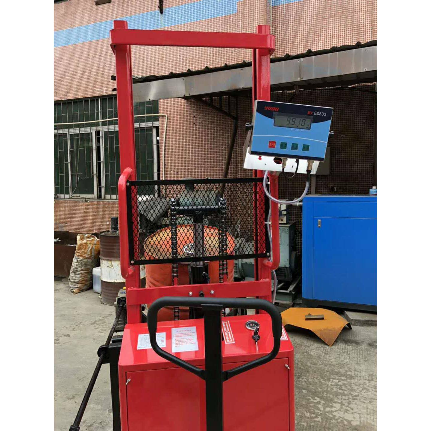 厂家电动油桶车秤电子称堆高车油桶秤高效率升高倾倒秤智能