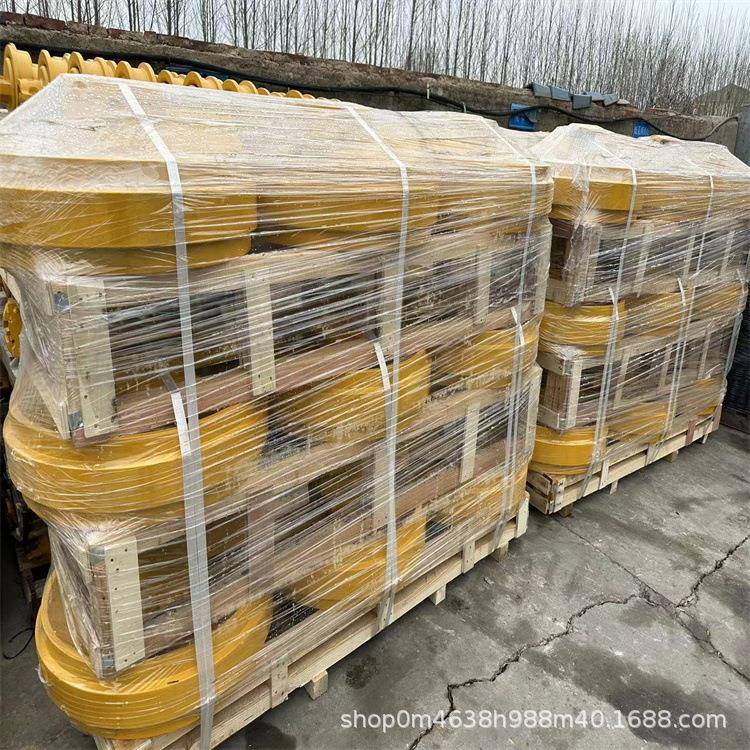 SD16推土机引导轮支重轮履带总成干湿履带板