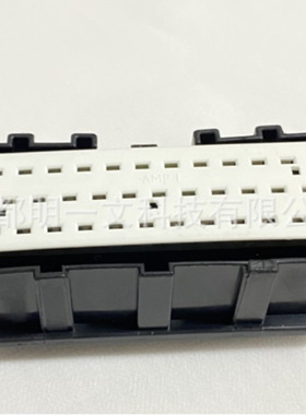 344111-1公塑壳36P 3行防水黑色TE泰科汽车连接器全新