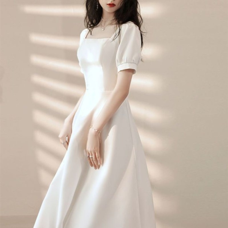 白色小礼服正式场合连衣裙女高级感宴会小白裙晚礼服简单大方裙子