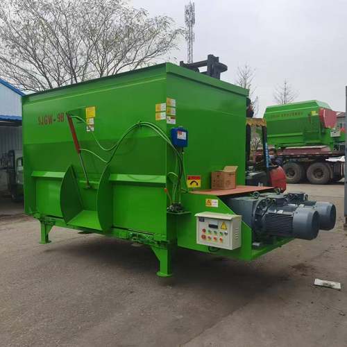 TMR饲料机喂牛喂羊机械设备精饲料搅拌机全混合日粮制备机