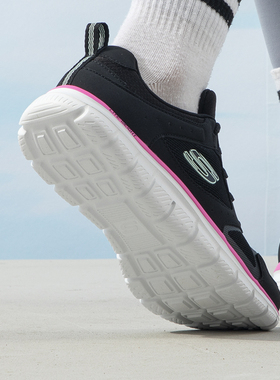 斯凯奇冬季新款女跑鞋透气缓震运动鞋150140轻便休闲鞋