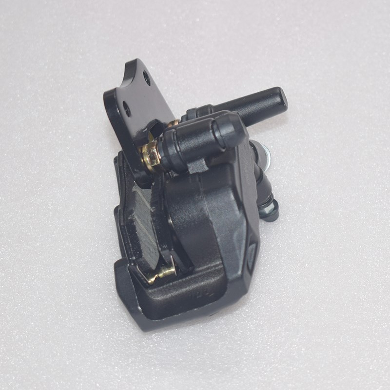 电动车碟刹下泵外卖车深远A7 A8四季星009后刹单油管制动刹车泵