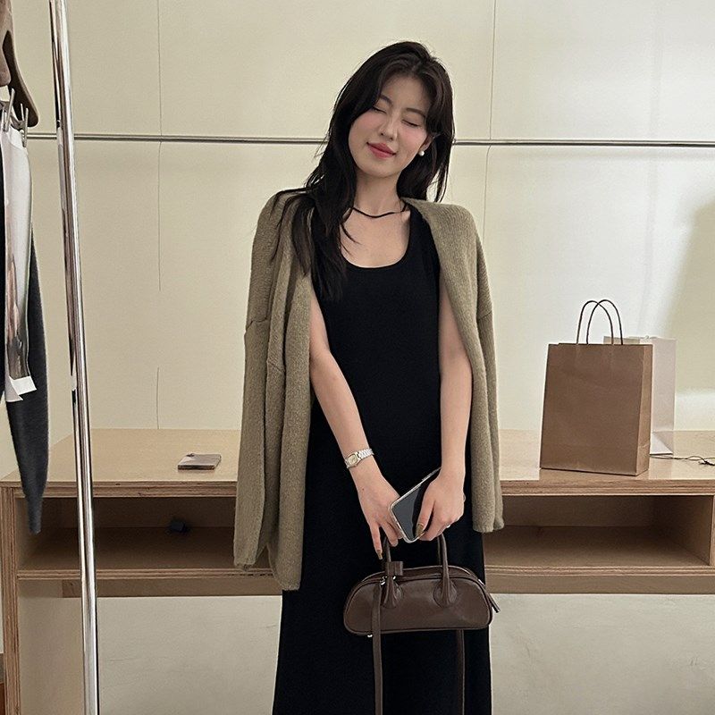 直筒吊带背心连衣裙女2024秋季新款宽松显瘦内搭打底针织长裙外穿