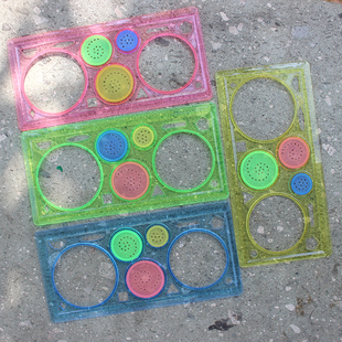 圣诞儿童小礼物小学生幼儿园奖品百变绘图绘画模板尺子万花尺套装