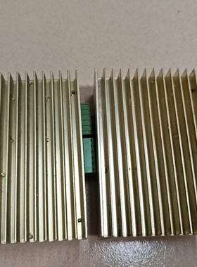 2HB504MA散热器，铝合金材质，带绿色接线端子。实物--议价商品