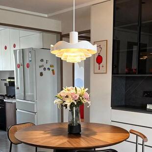 北欧简约餐厅吊灯设计师款墨浪柔瓣创意极简LED卧室书房铁艺吊灯